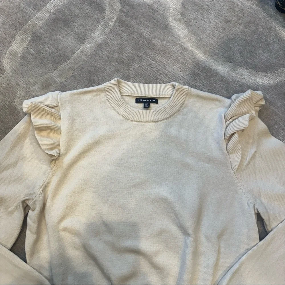 Who What Wear Beige Ruffle Sleeve Crew Neck Sweater - Picture 5 of 5